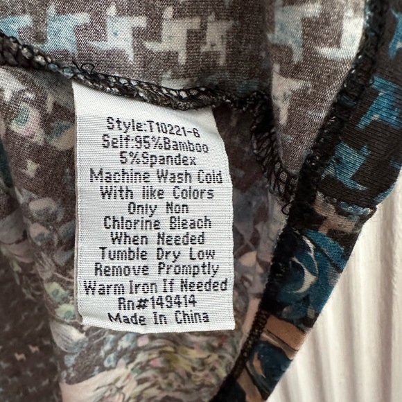 Johnny Was Favorite Floral t-shirt - Picture 8 of 12